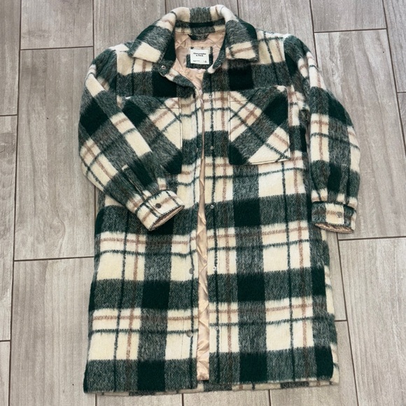 Abercrombie & Fitch Jackets & Blazers - Abercrombie & Fitch Green and Cream Plaid Coat